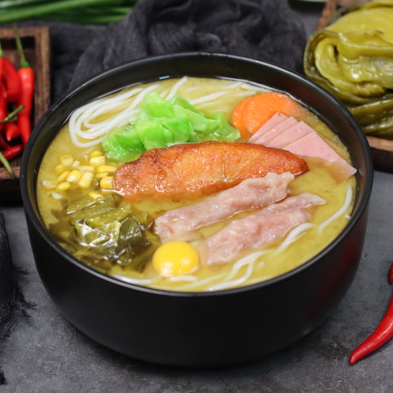 康德食品老壇酸菜：采用傳統(tǒng)老壇技術(shù)密封發(fā)酵，成就的地道老壇酸菜